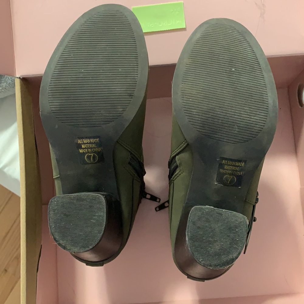 Shoes - Picture 3 of 3